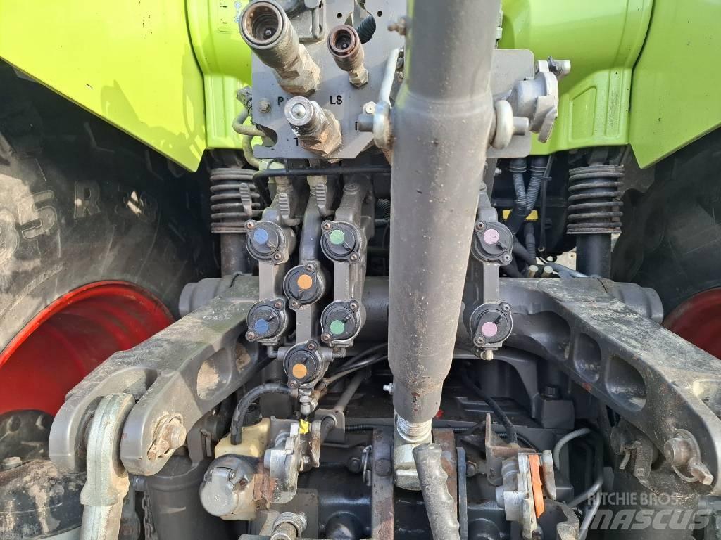 CLAAS Axion 810 Traktorok