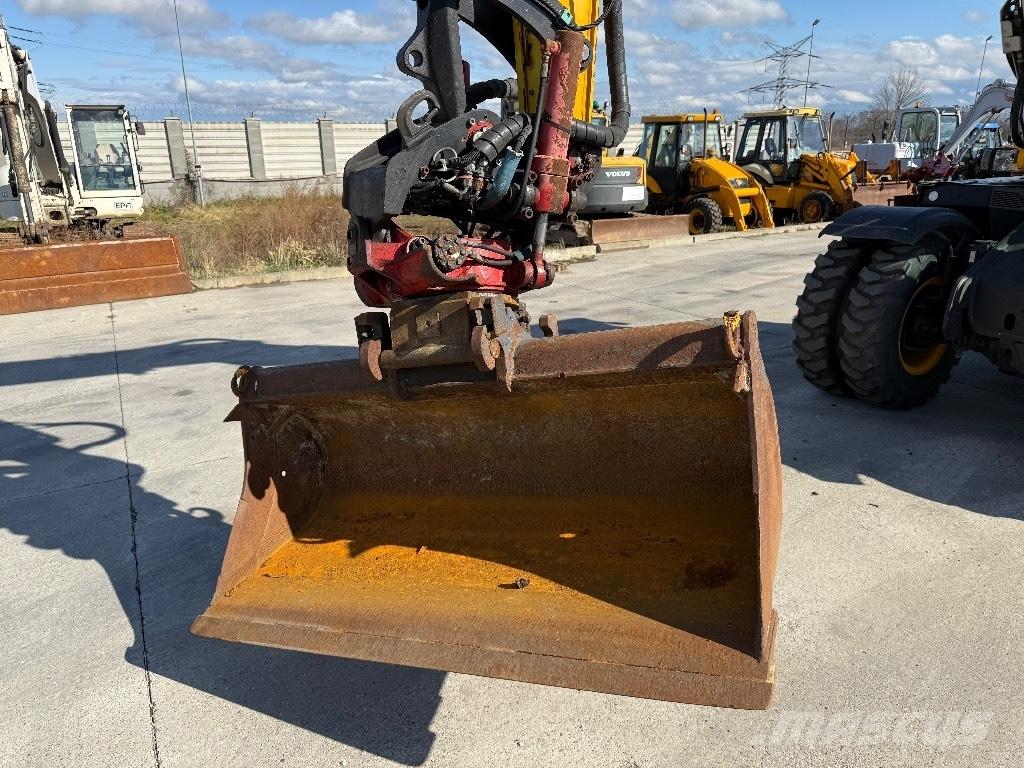 JCB Hydradig Gumikerekes kotrók
