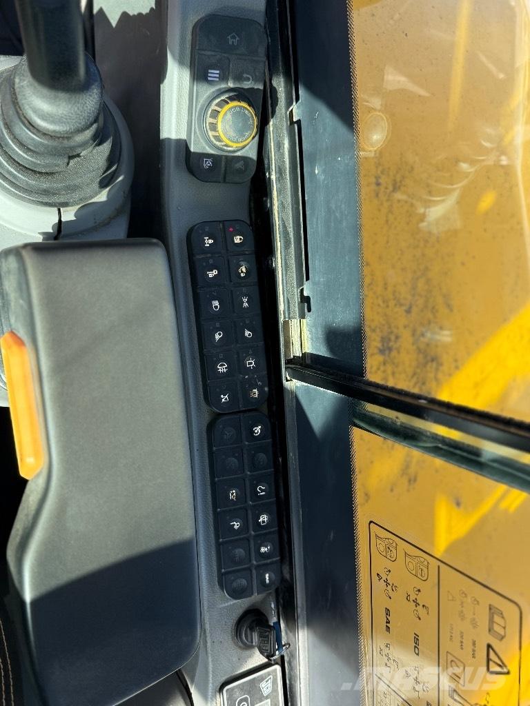 JCB Hydradig Gumikerekes kotrók