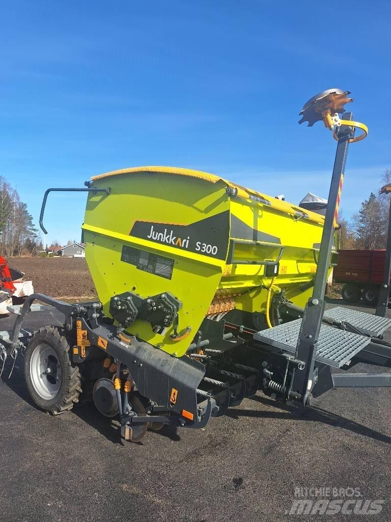 Junkkari S300 Plus Vetőgépek