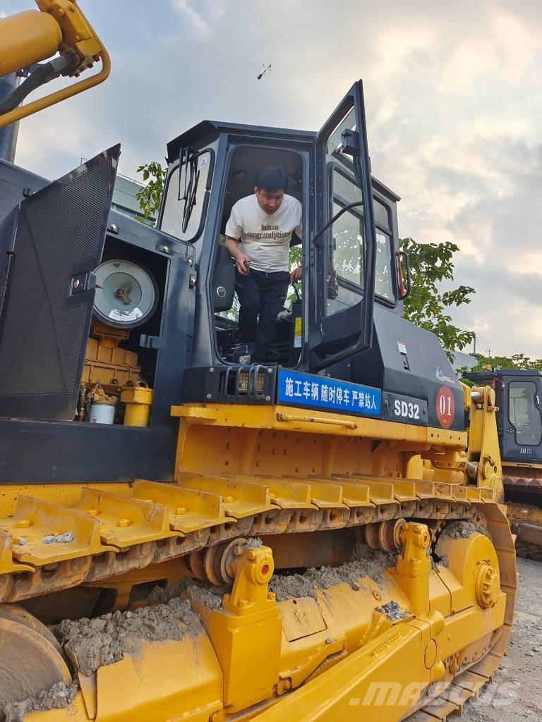 Shantui SD 32 lánctalpas dózerek