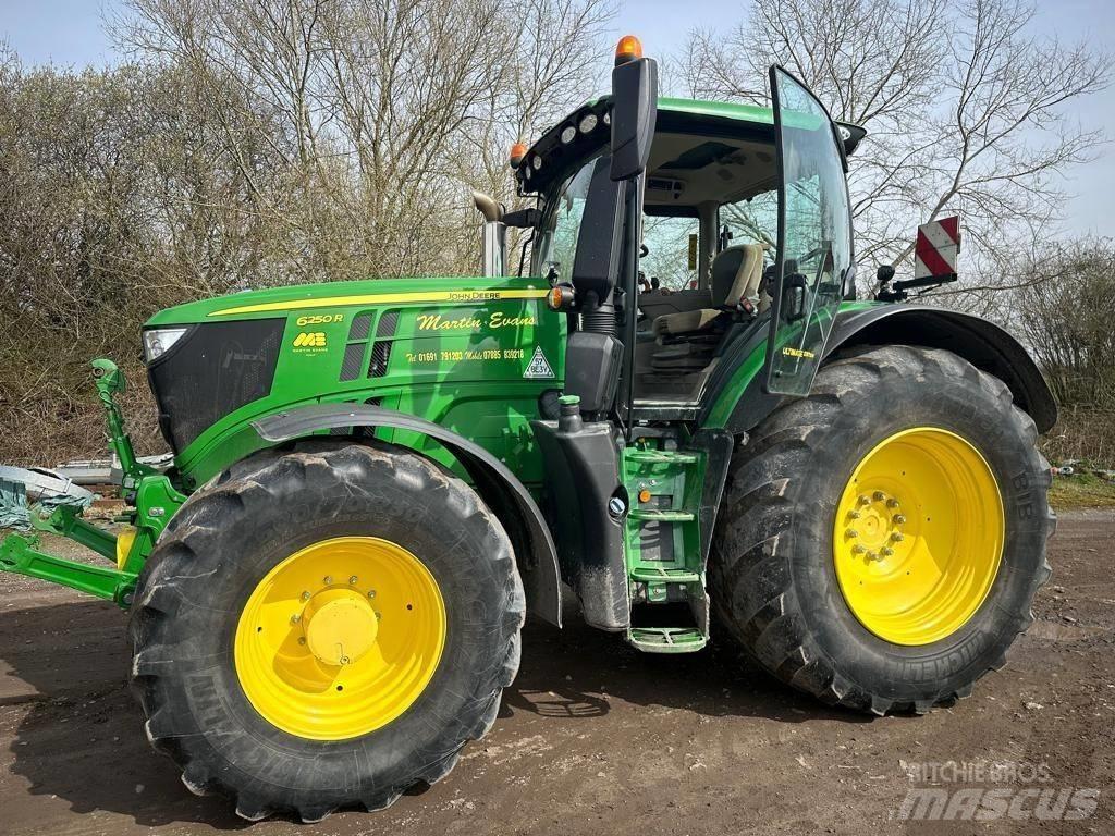 John Deere 6250 R Traktorok