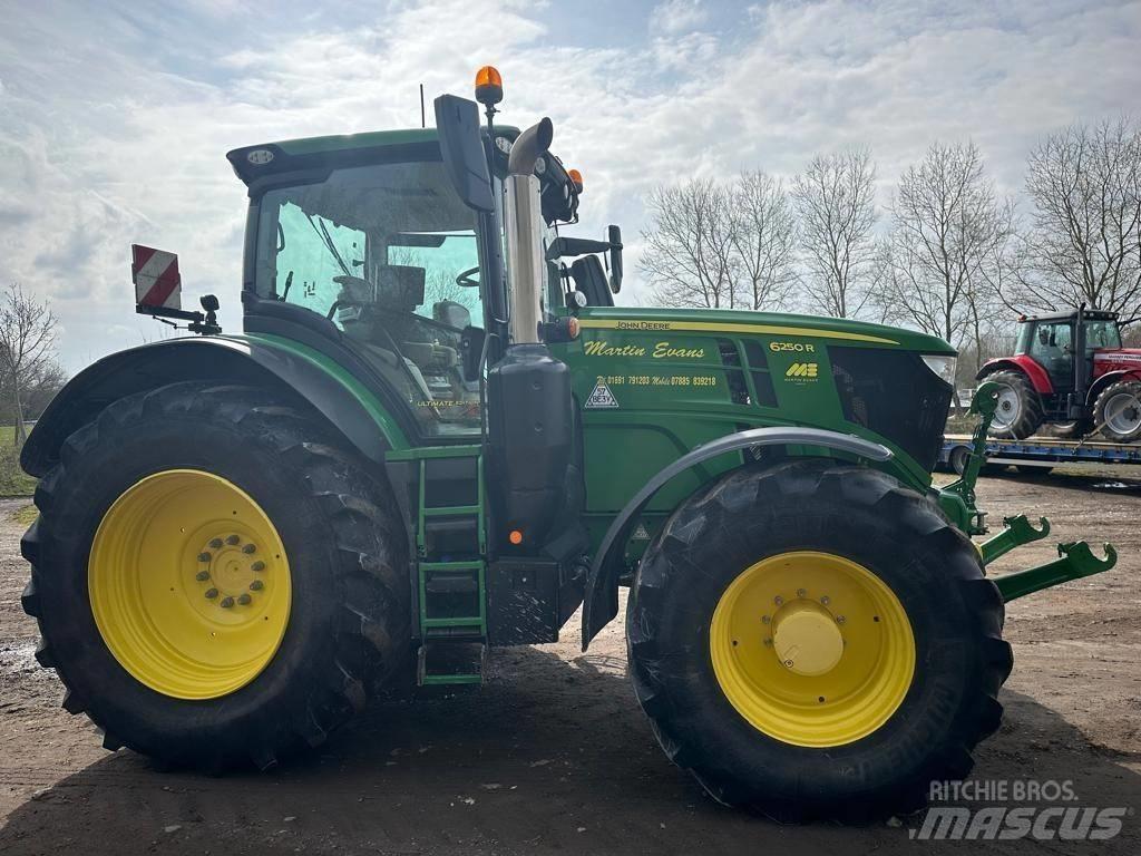 John Deere 6250 R Traktorok