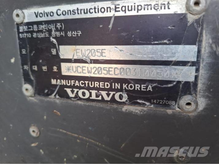 Volvo EW 205E Gumikerekes kotrók