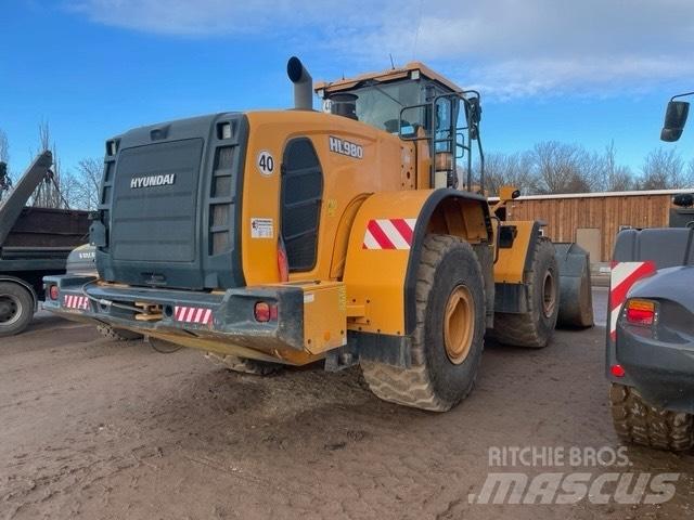 Hyundai HL 980 Gumikerekes homlokrakodók