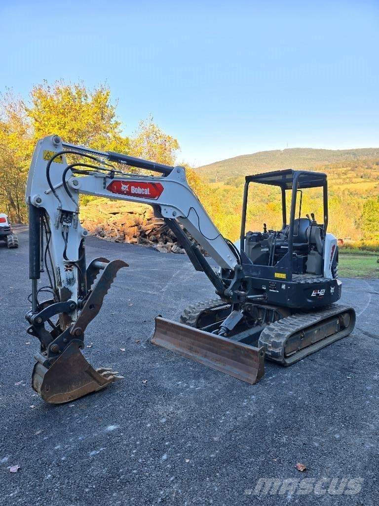 Bobcat E42 Mini kotrók < 7t