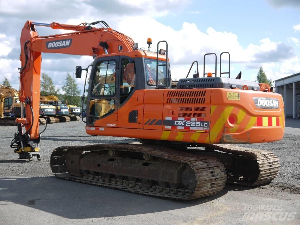 Doosan DX 225 LC-3 Lánctalpas kotrók
