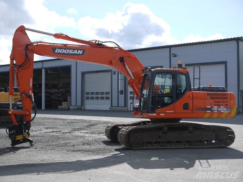 Doosan DX 225 LC-3 Lánctalpas kotrók