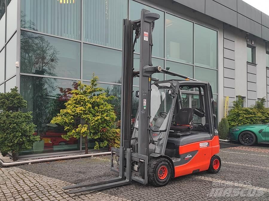 Linde E30L-01 Elektromos targoncák