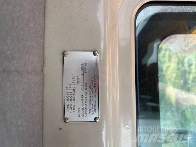Takeuchi TB 225 Mini kotrók < 7t