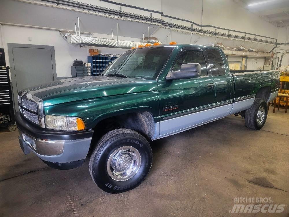 Dodge 2500 SLT Egyéb