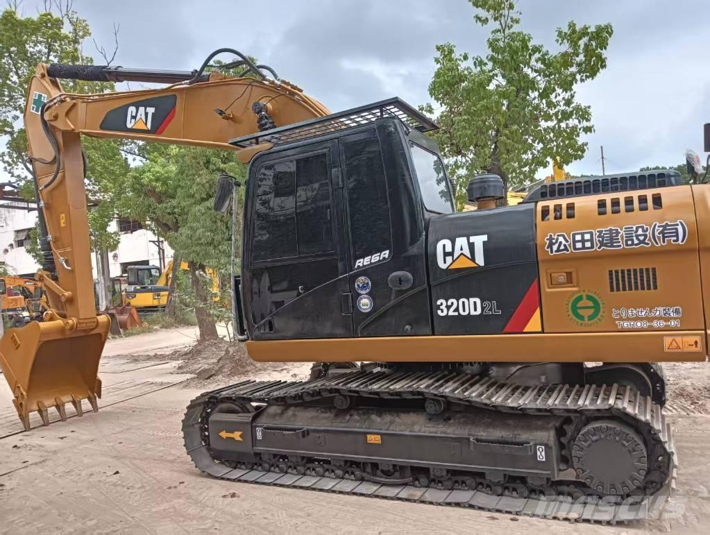 CAT 320 D2 Lánctalpas kotrók