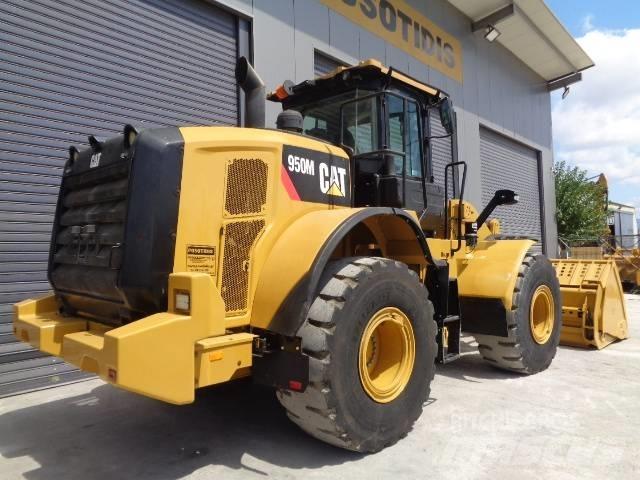 CAT 950M Gumikerekes homlokrakodók