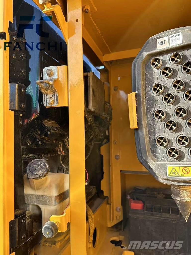 CAT 320 GC Lánctalpas kotrók