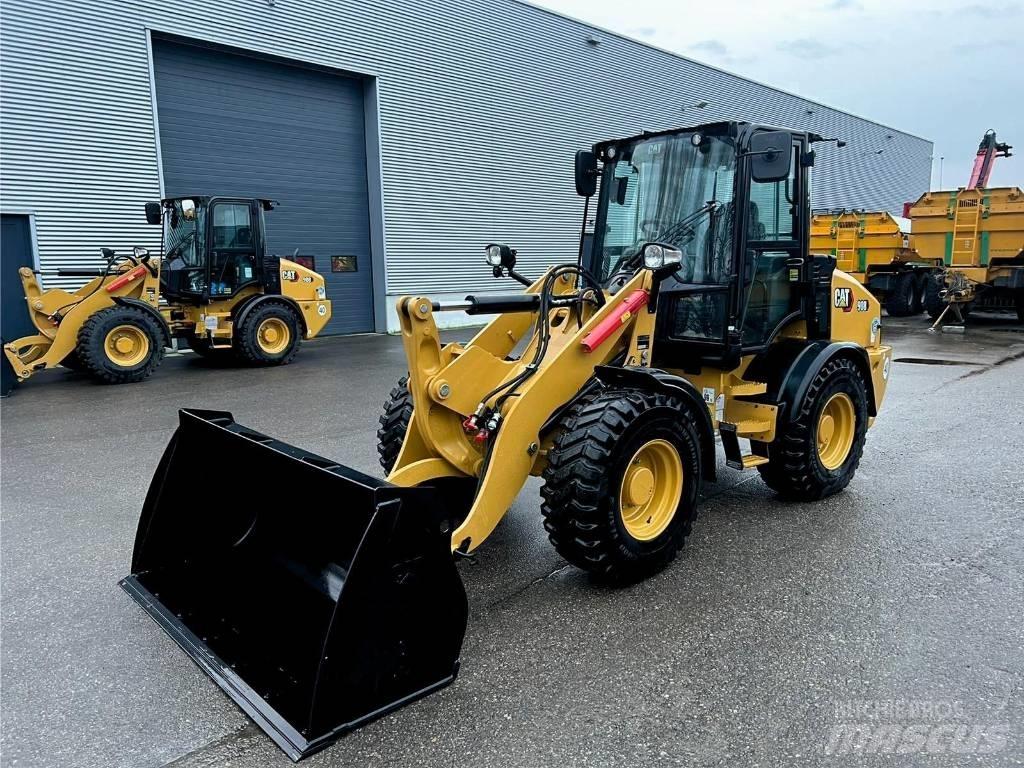 CAT 908 Gumikerekes homlokrakodók