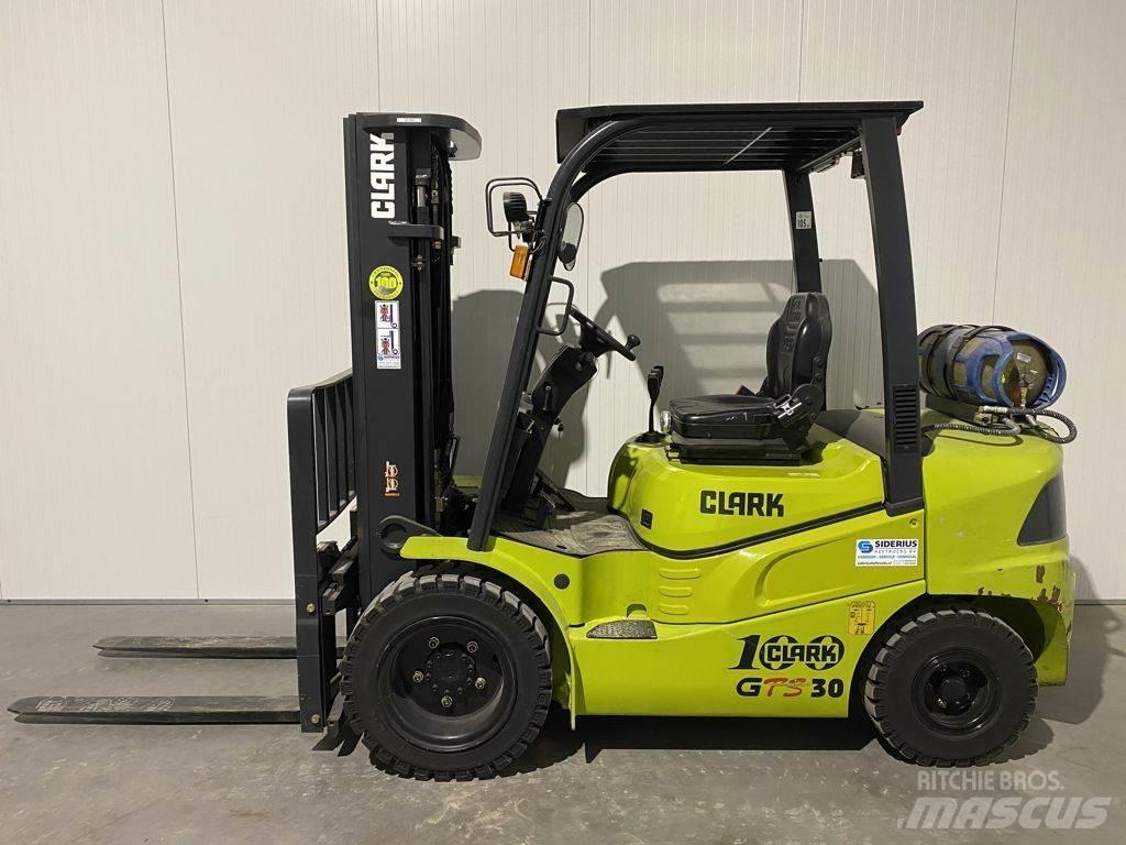 Clark GTS30 Gázüzemű targoncák