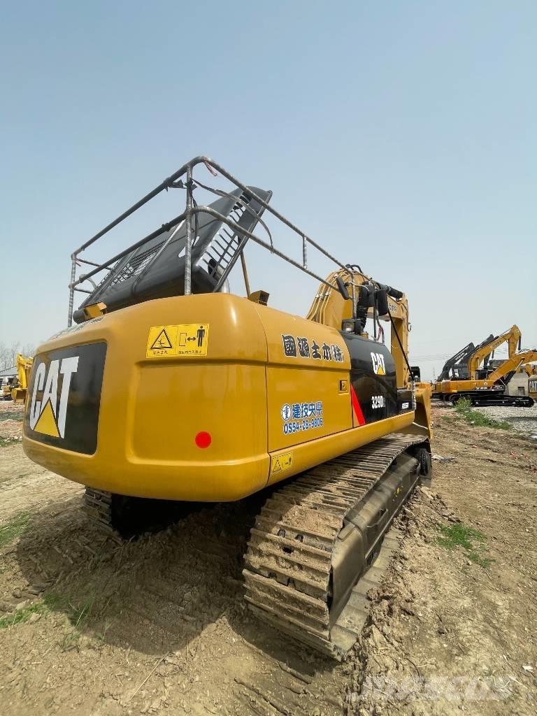 CAT 329D2 Lánctalpas kotrók