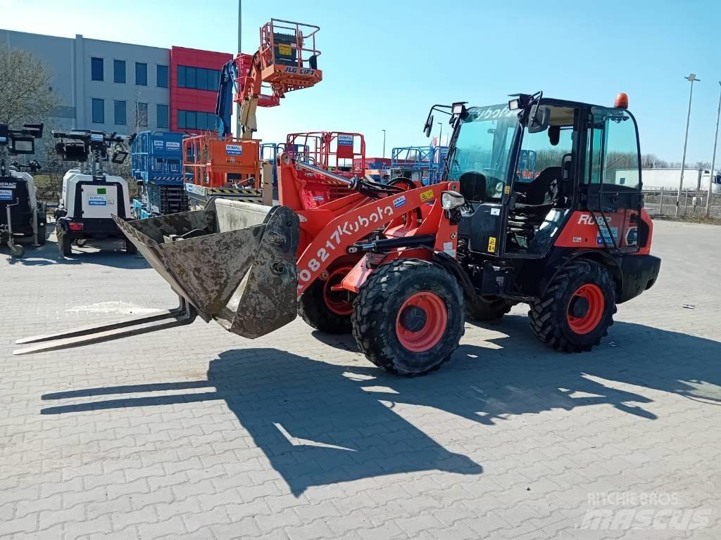 Kubota R 082 Gumikerekes homlokrakodók