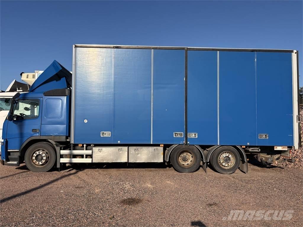 Volvo FM330 6x2 Dobozos teherautók