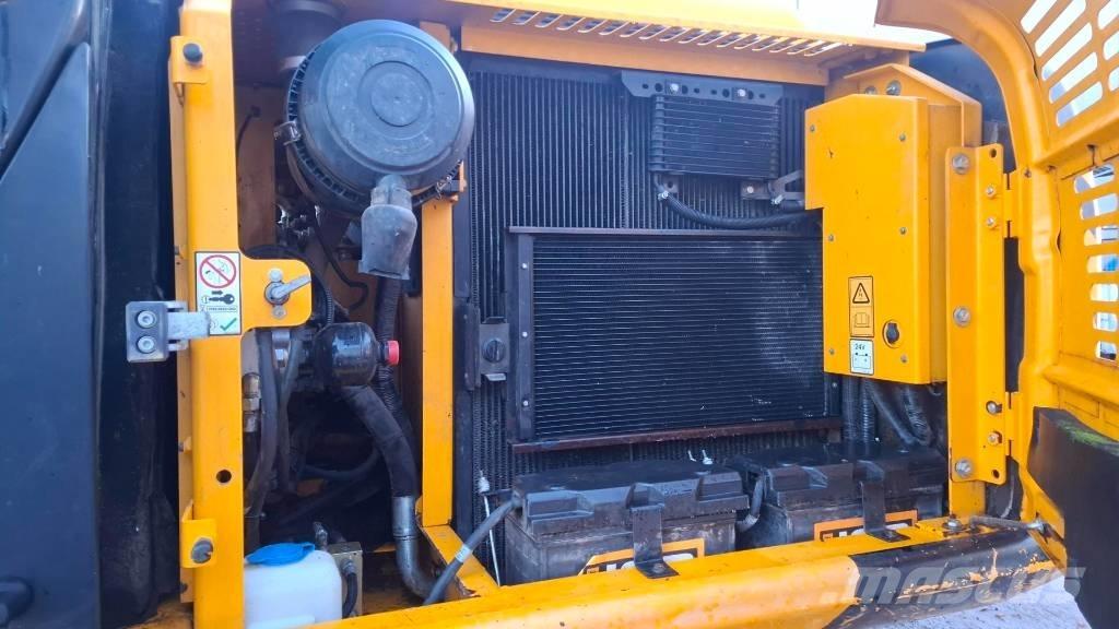 JCB JS190LC T4 Lánctalpas kotrók