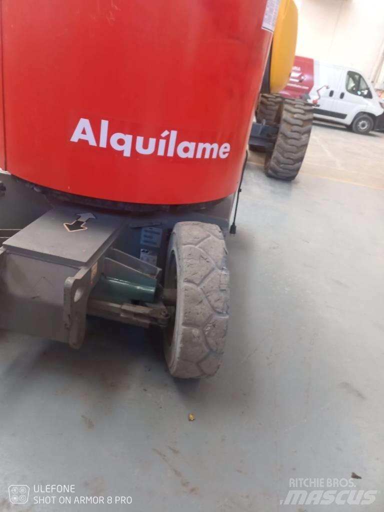 JLG E 300 AJP Karos emelők