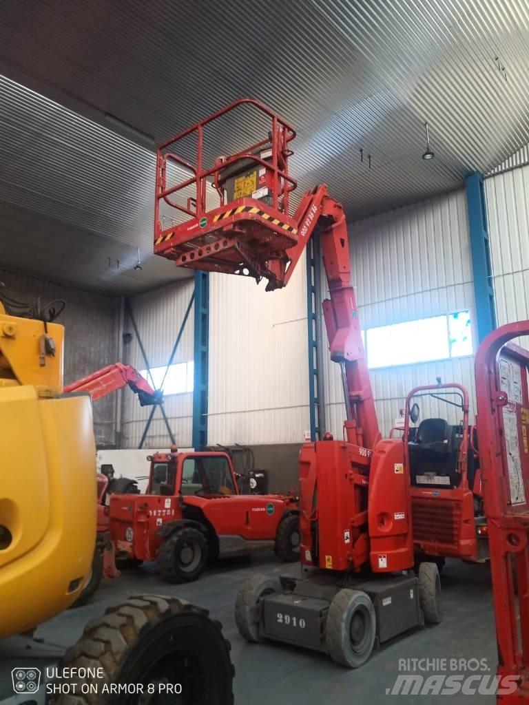 JLG E 300 AJP Karos emelők