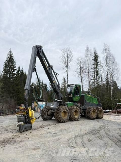John Deere 1270 G Betakarítók