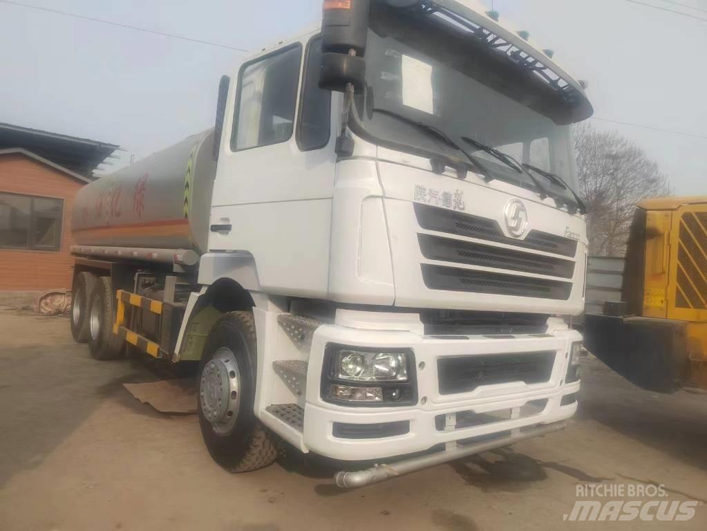 Shacman F3000 6X4 Vízszállító teherautók