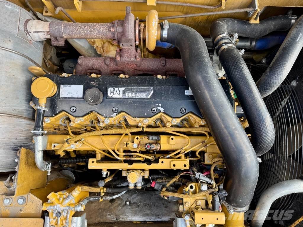 CAT 323 D Lánctalpas kotrók