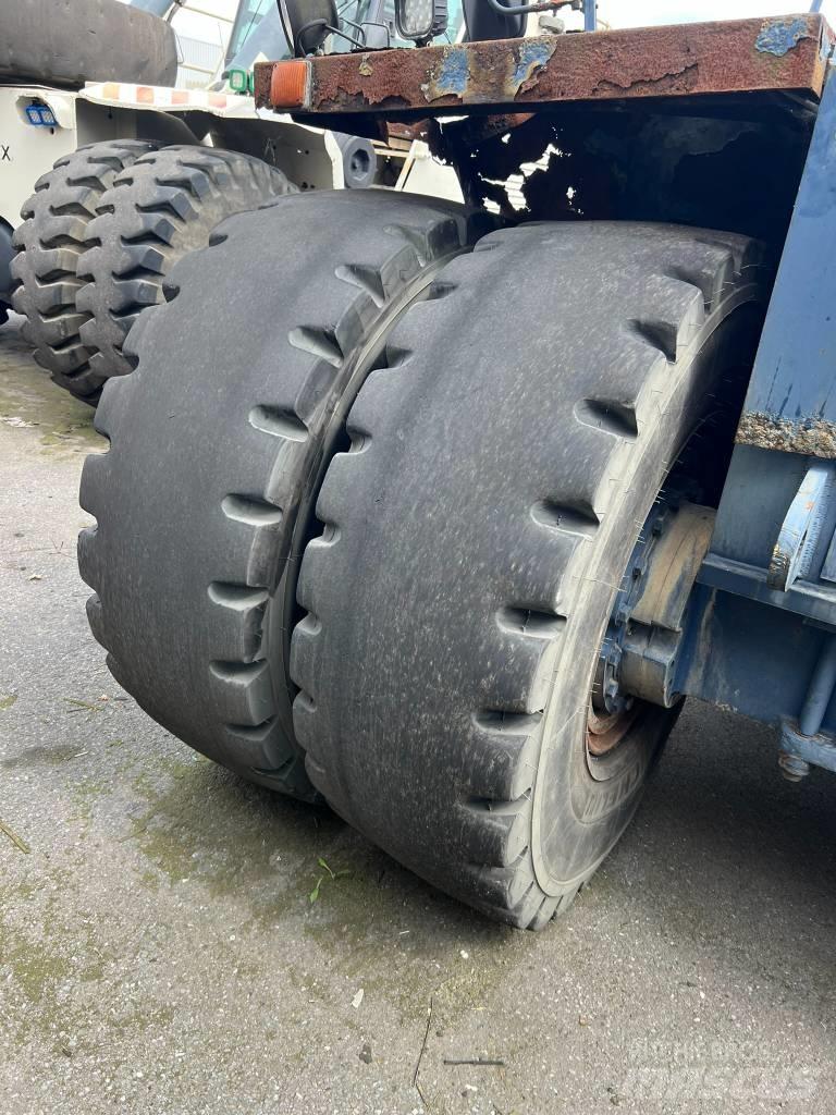 Terex TFC45 Konténer rakodó