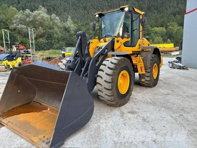 Volvo L 90 H Gumikerekes homlokrakodók