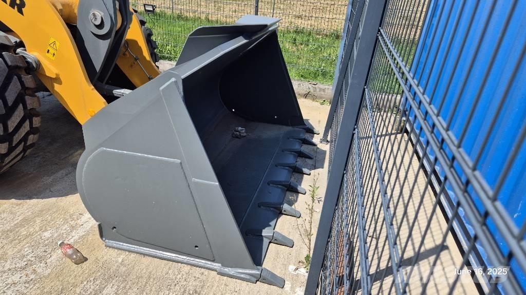 Liebherr L546 Gumikerekes homlokrakodók