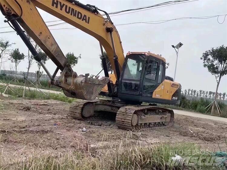 Hyundai R225LVS Gumikerekes kotrók