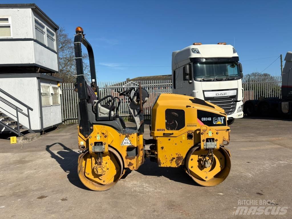 CAT CB 24 B Ikerdobos hengerek