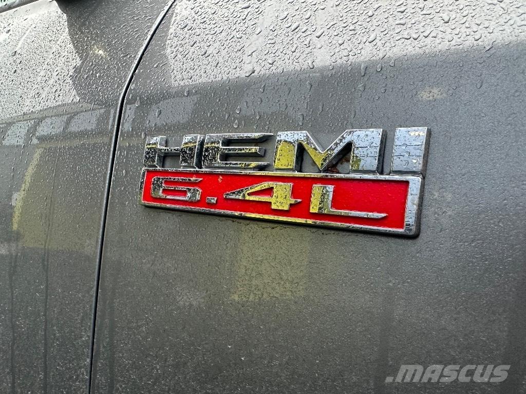 RAM 2500 Tradesman Kis teherszállító/Platós kocsi