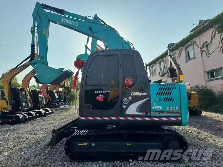 Kobelco SK 75 Lánctalpas kotrók