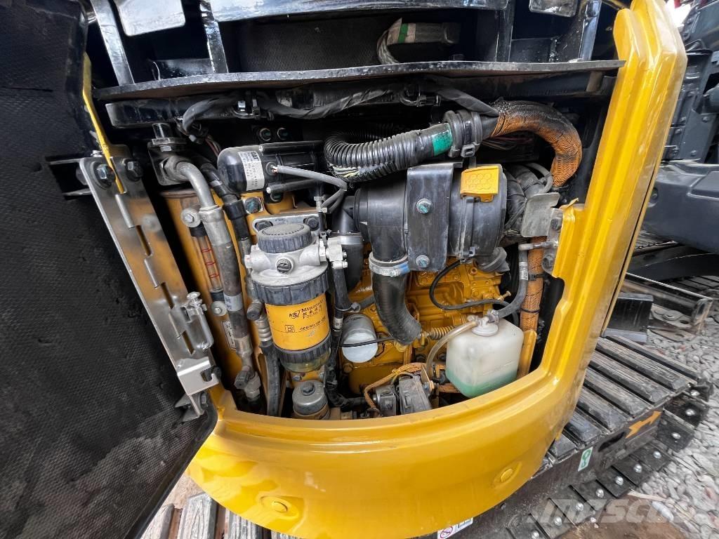 CAT 302 CR Mini kotrók < 7t