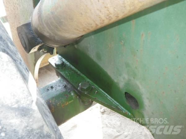 Komatsu 510 Gumikerekes homlokrakodók