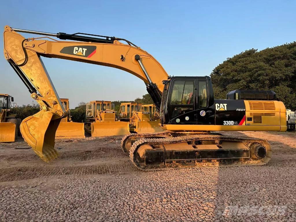 CAT 330 D2L Lánctalpas kotrók