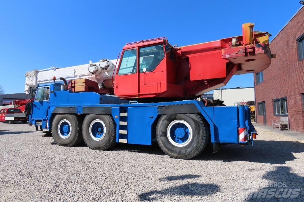Liebherr LTM 1050-1 Terepdaruk