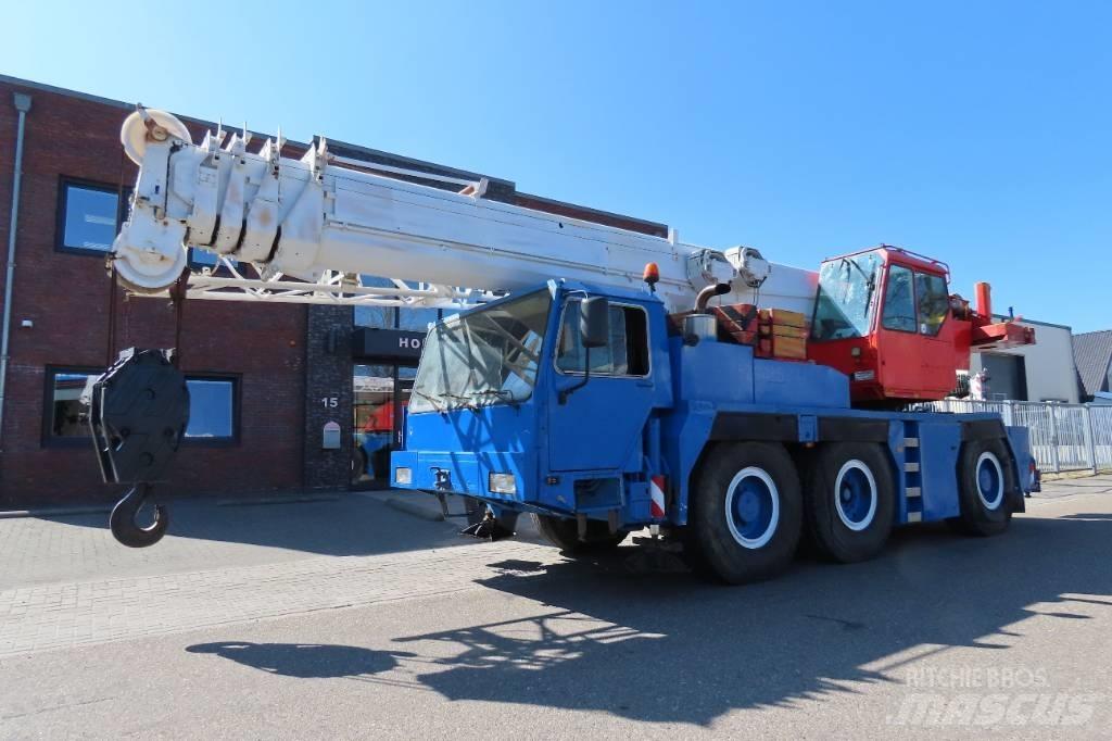 Liebherr LTM 1050-1 Terepdaruk