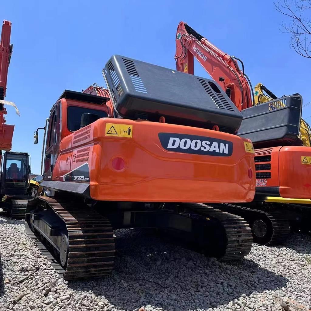 Doosan DX 225 LC Lánctalpas kotrók