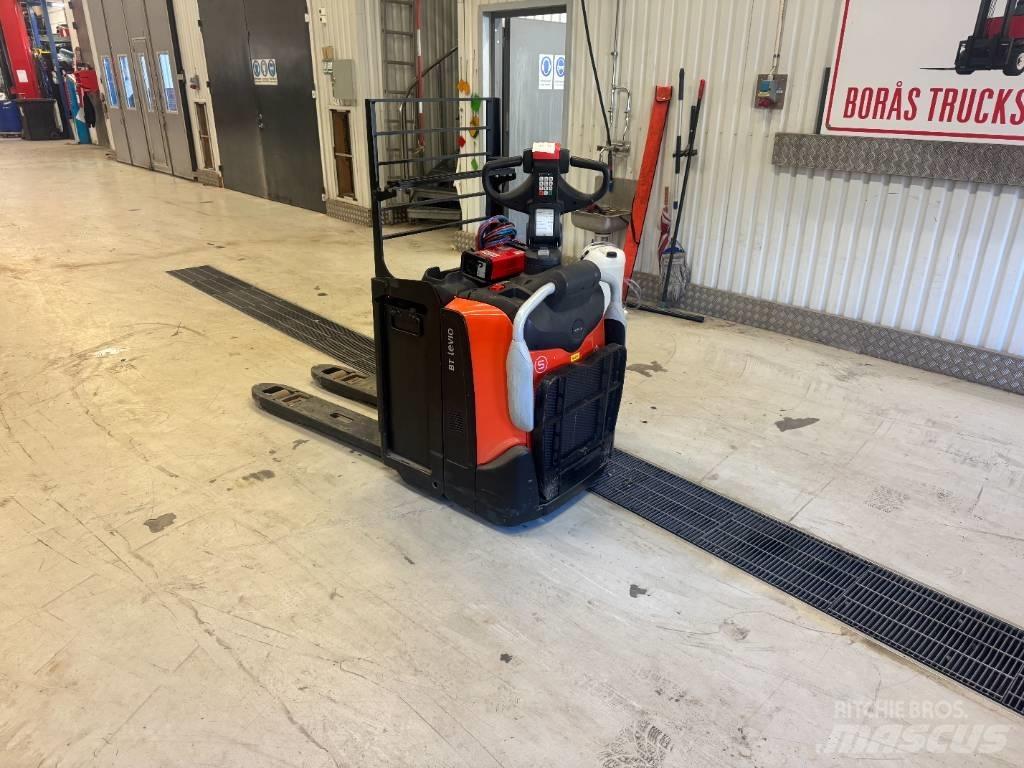 Toyota LPE 220 Vezetőállásos alacsony emelőkocsi