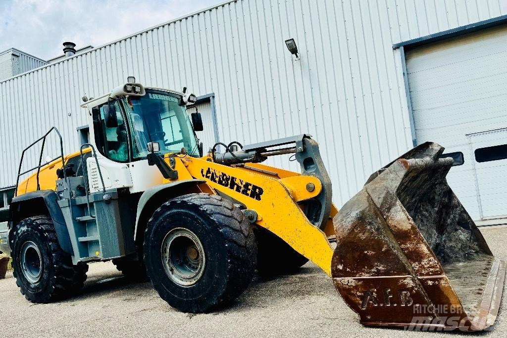 Liebherr L 566 Gumikerekes homlokrakodók