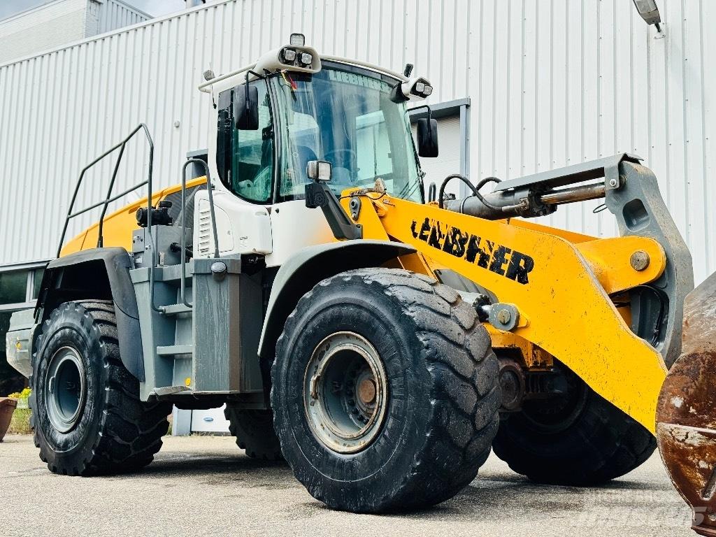 Liebherr L 566 Gumikerekes homlokrakodók