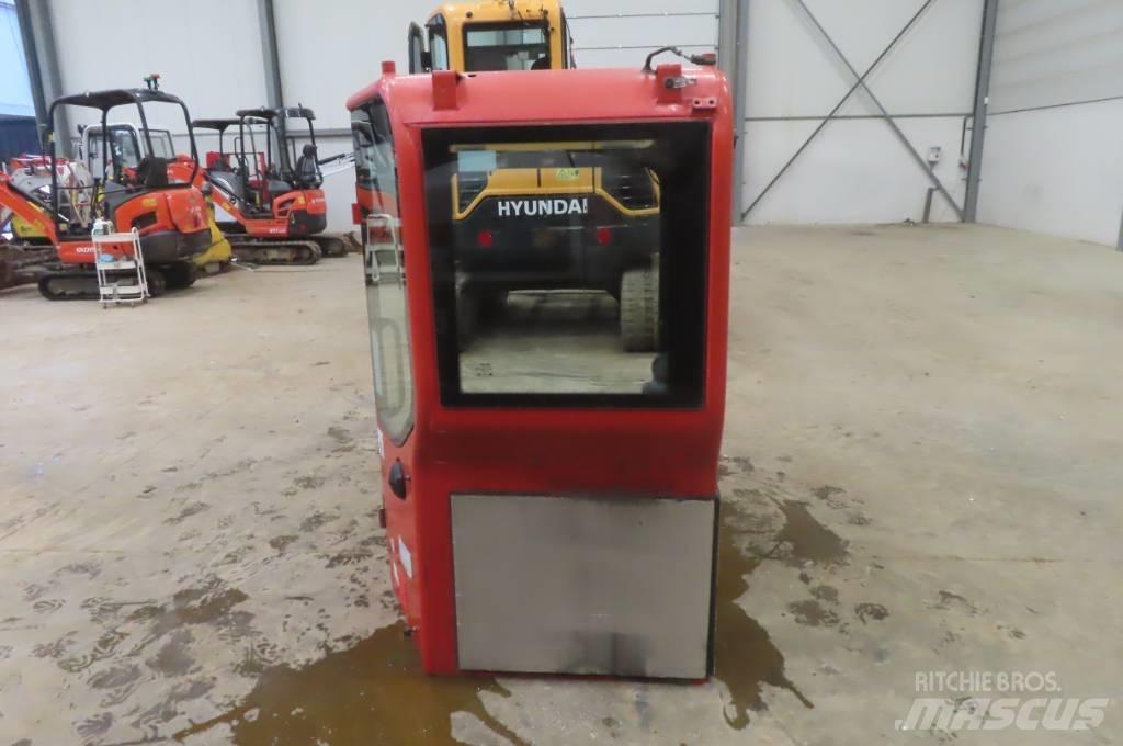 Volvo ECR 88 Vezetőfülke és belső tartozékok