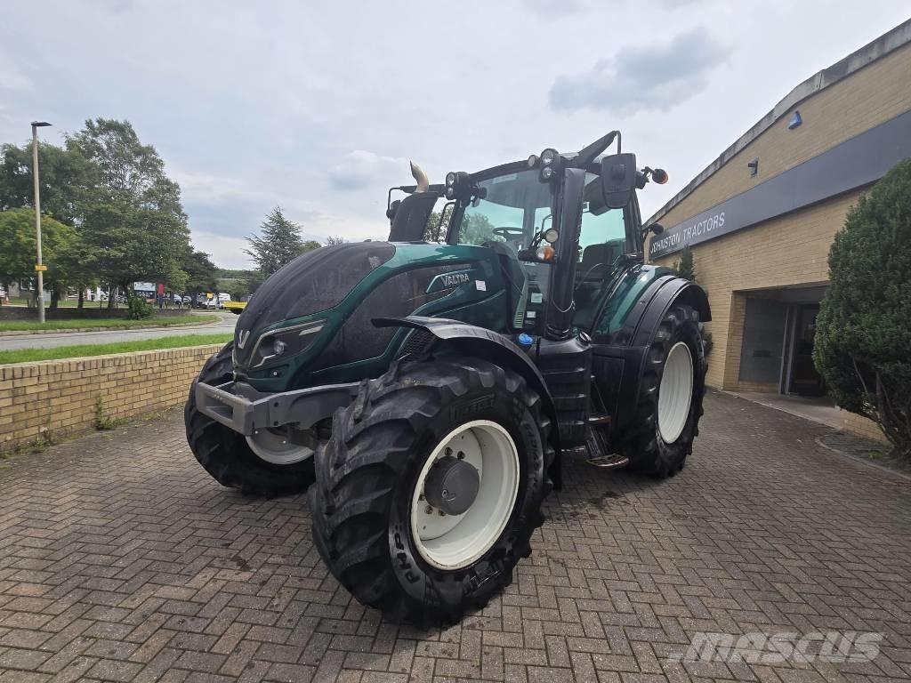 Valtra T 174 Traktorok