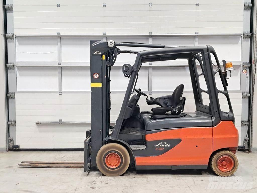 Linde E30L-01 Elektromos targoncák