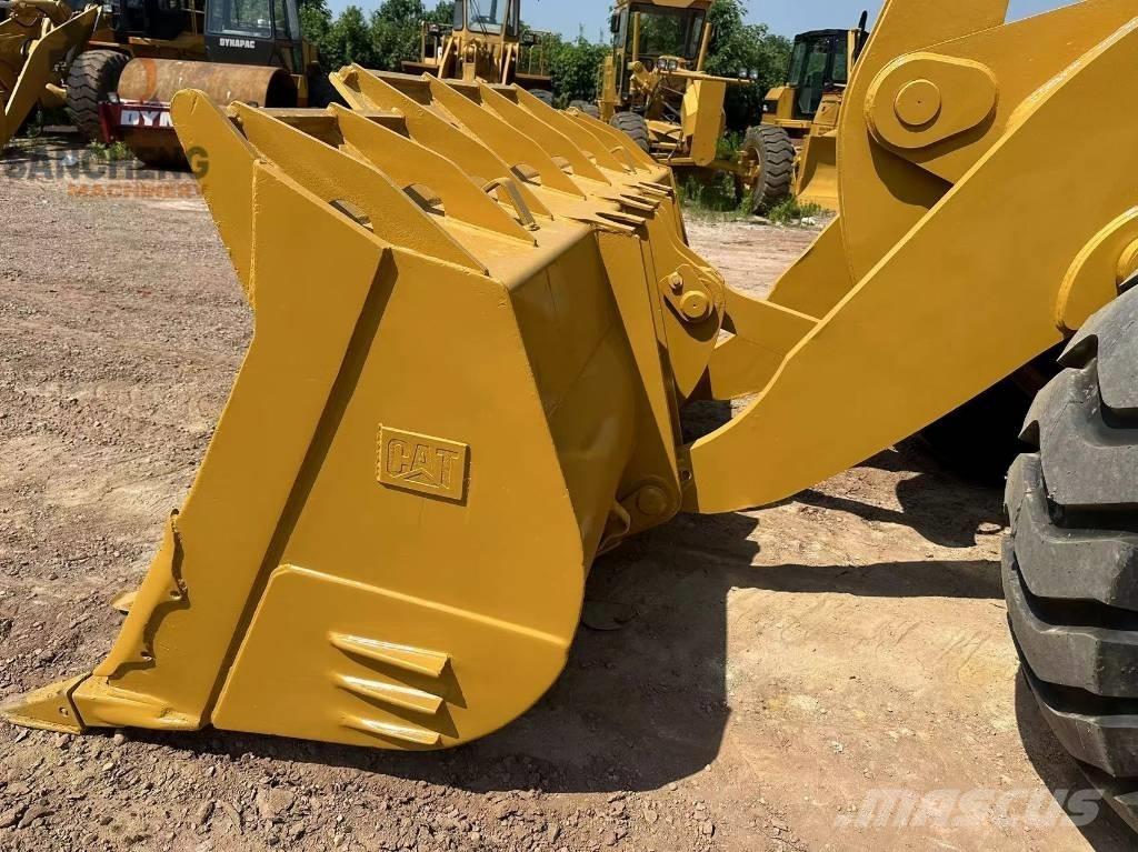 CAT 980H Gumikerekes homlokrakodók