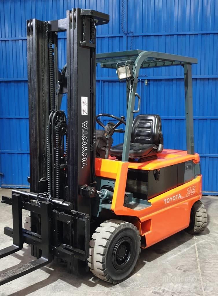 Toyota FBM 25 Elektromos targoncák